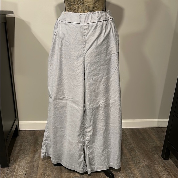 Cut Loose Elegant Gray Wide-Leg Pants - Picture 2 of 10